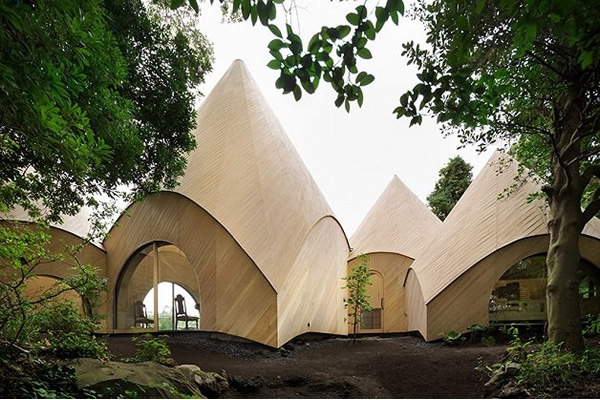 As incríveis casas de madeira para aposentados viverem em contato com a natureza no Japão